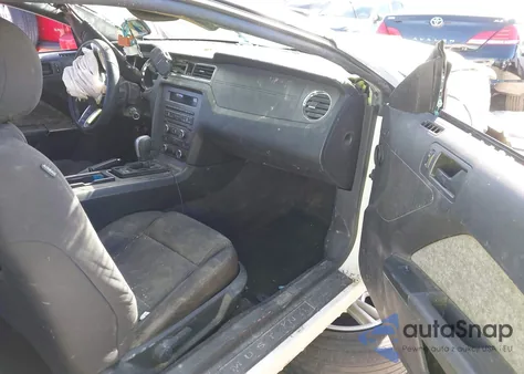 2013 Ford Mustang V6 from USA, damaged, VIN 1ZVBP8AM7D5255268